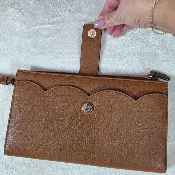 LC Lauren Conrad Mendie Travel Wallet Wristlet Brown Front Pocket/Zip Pocket CC - Picture 2 of 6